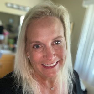 Meet your Posher, Lynee